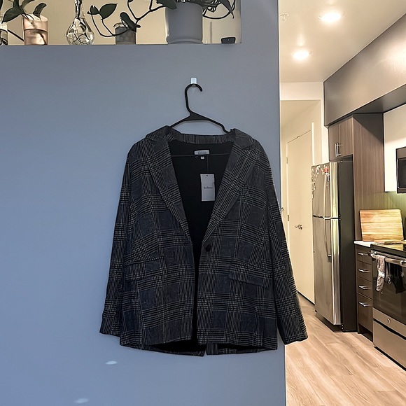 Cute and classy Brown/Grey Plaid Blazer - Picture 2 of 4